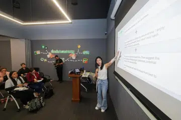 Sekitar 50 pemandu dan penghantar wanita menyertai bengkel pertama anjuran Grab dan OpenAI, sebagai sebahagian daripada program dua tahun yang bertujuan untuk membekalkan kemahiran AI praktikal kepada pekerja ekonomi gig dan peniaga.