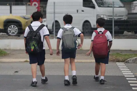 BUKA SEKOLAH: Murid Tadika 2 dan Darjah 2 hingga 6 akan melaporkan diri ke sekolah pada 3 Jan. 