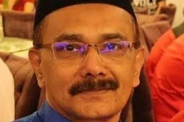 TERUS MENYUMBANG: Encik Abdul Hamed Babaji Mohamed Dawood telah menabur bakti di masjid Masjid En-Naeem sejak 35 tahun yang lalu. - Foto ihsan ABDUL HAMED BABAJI MOHAMED DAWOOD