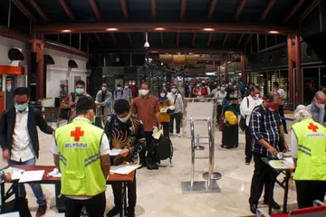 Pengunjung ke Indonesia perlu tunjuk sijil ujian Covid-19