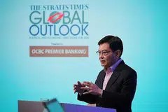 ENCIK HENG: Sampaikan ucapan dasar di forum anjuran akhbar The Straits Times semalam.