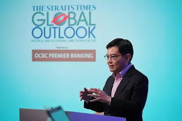 ENCIK HENG: Sampaikan ucapan dasar di forum anjuran akhbar The Straits Times semalam.
