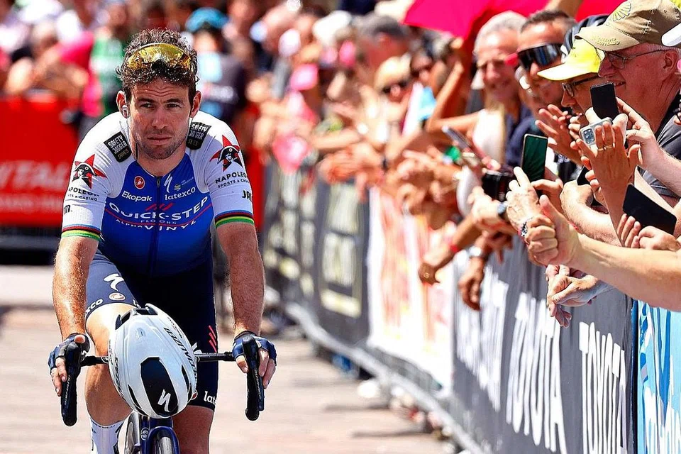 GEGARKAN KOTA SINGA: Mark Cavendish membintangi 32 pelumba daripada lapan pasukan terbaik berbasikal profesional dunia yang akan ditampilkan dalam Perlumbaan Tour de France Prudential Singapore Criterium akan berlangsung pada 29 dan 30 Oktober ini. - Foto AFP