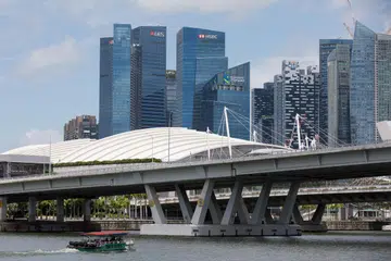 MAHU PERLUAS KHIDMAT DAN OPERASI: Firma teknologi kewangan (fintech) di Singapura optimistik tentang potensi mereka walau berdepan dengan persaingan daripada institusi perbankan. 