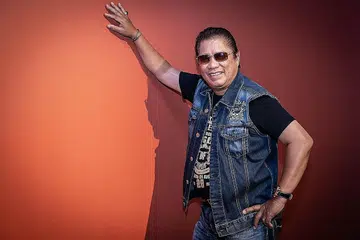 LEBIH SUKA MENYENDIRI: Alfredo Vilenguez (Fredo) daripada kumpulan popular tahun 1970-an dan 1980-an, The Flybaits, banyak menghabiskan usia senjanya dengan memancing, menyusun semula lagu dan meluangkan masa bersama keluarga. - Foto BH oleh NUR DIYANA TAHA