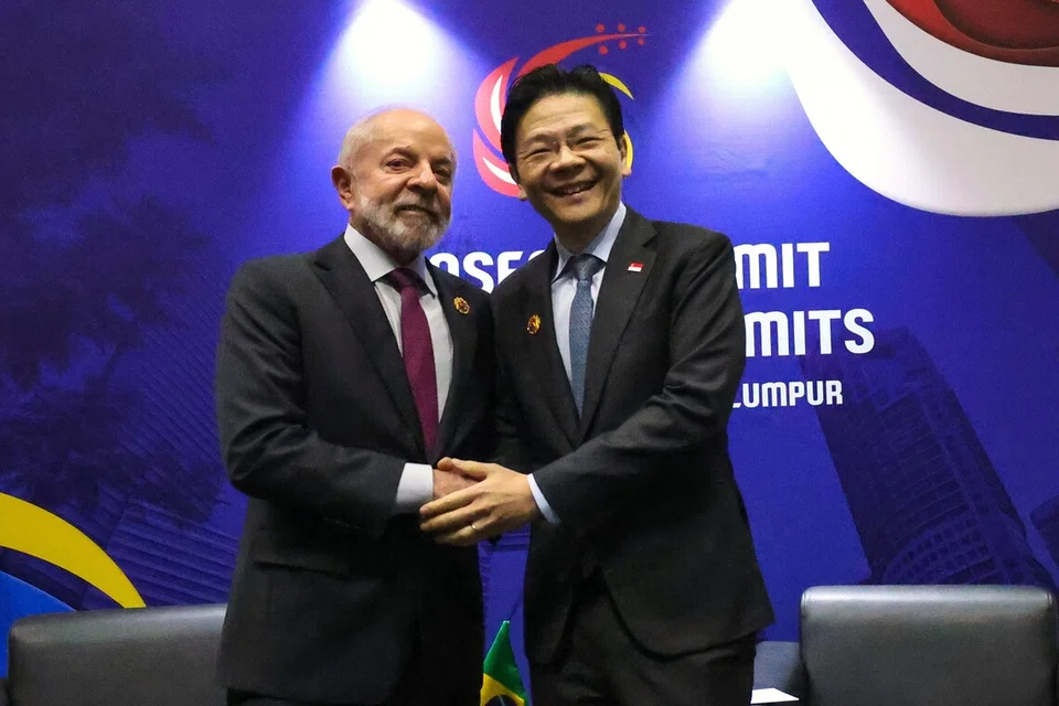 Perdana Menteri, Encik Lawrence Wong (kanan) mengadakan pertemuan dua hala bersama Presiden Brazil Luiz Inacio Lula da Silva di sela Sidang Puncak Asean ke-47 di Kuala Lumpur, Malaysia pada 26 Oktober. 