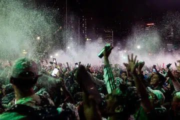 Penyokong meraikan kemenangan Mexico 2-0 ke atas Ecuador dalam perlawanan Pusingan 32 Terbaik Piala Dunia FIFA 2026 di Mexico City, Mexico, pada 30 Jun 2026. Sambutan selepas perlawanan itu bertukar tragedi apabila empat individu dilaporkan maut, termasuk tiga mangsa akibat sesak nafas ketika ribuan penyokong memenuhi jalan raya sekitar bandar raya itu
