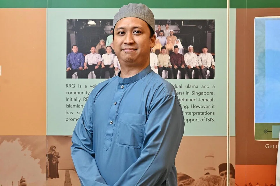 belia, radikal, s’pura, isd