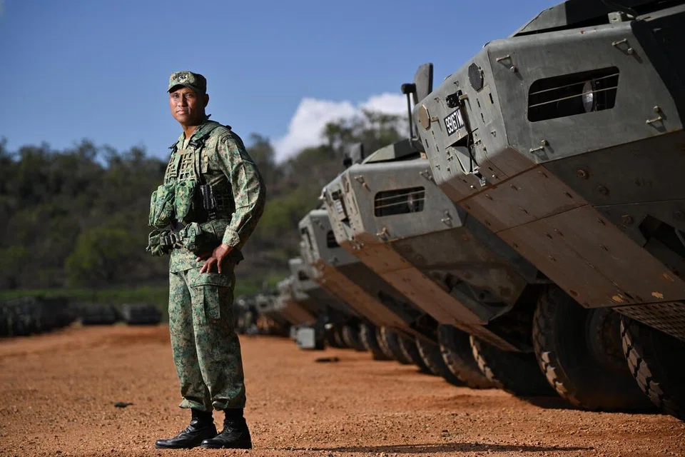 Brigedier-Jeneral (BG) Fairoz Hassan, yang juga Ketua Pegawai Infantri Angkatan Bersenjata Singapura (SAF) dan Panglima Divisyen Kesembilan (9 Div), memberitahu pihak media di Kem Tilpal pada 26 Oktober, bahawa sistem tanpa pemandu boleh dikerah untuk menjalankan misi peninjauan dan serangan jauh di kawasan musuh, sekali gus mengurangkan risiko terhadap anggota tentera dalam operasi berbahaya.