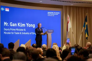 Timbalan Perdana Menteri, Encik Gan Kim Yong, berucap di Forum Perniagaan Diraja Singapura-Sweden, yang diadakan di The Fullerton Hotel pada 20 November. 