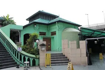 MASJID DI KAWASAN BANDAR: Masjid Haji Muhammad Salleh berusia lebih 100 tahun dan memerlukan peningkatan bagi memenuhi keperluan masyarakat Islam di sekitar Shenton Way. - Foto MASJID HAJI MUHAMMAD SALLEH. 