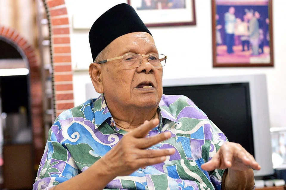 MUHD ARIFF AHMAD: PROTES DALAM NOSTALGIA. - Foto YAYASAN WARISAN MELAYU, SRI WARISAN MELAYU & fail