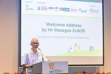 SERAMAI 27 anak titipan telah menerima anugerah tadi pagi daripada Encik Masagos Zulkifli, Menteri Pembangunan Sosial dan Keluarga, juga Menteri Kedua Kesihatan, di majlis penyampaian hadiah yang diadakan di Enabling Village.