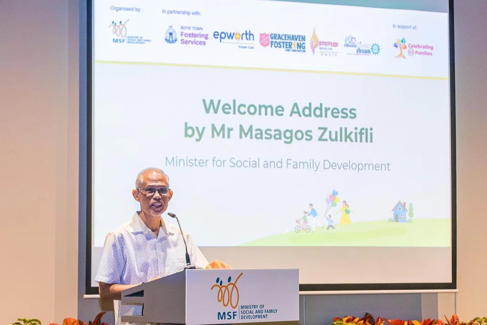 SERAMAI 27 anak titipan telah menerima anugerah tadi pagi daripada Encik Masagos Zulkifli, Menteri Pembangunan Sosial dan Keluarga, juga Menteri Kedua Kesihatan, di majlis penyampaian hadiah yang diadakan di Enabling Village.