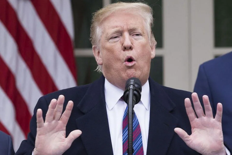 ANCAM TUTUP PEMERINTAHAN: Encik Donald Trump mengancam mengambil langkah tertentu untuk membina tembok di sempadan Mexico, yang menurutnya diperlukan bagi membendung kemasukan pendatang haram dan dadah ke Amerika Syarikat.