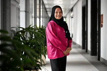 Cik Salimah Sukar, 54 tahun, yang dibelenggu ketagihan selama lebih tiga dekad, kini menyumbang masa sebagai relawan dalam beberapa pertubuhan demi membantu bekas penagih pulang ke pangkuan masyarakat.