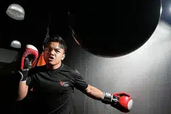 GHAIRAH KEMBALI DI PENTAS DUNIA: Nazri (gambar atas) dan Loh akan bersaing di di Kejohanan Dunia Tinju Tendang Senior dan Master WAKO 2021 di Jesolo Lido, Italy, pada 15 hingga 24 Oktober ini. - Foto BH oleh NG SOR LUAN