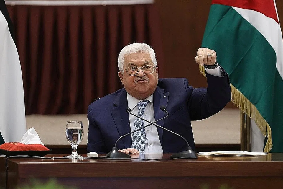 KUTUK PENGUMUMAN: Presiden Palestin, Encik Mahmoud Abbas, menyifatkan pengumuman perjanjian Israel-UAE sebagai mengejutkan. - FOTO REUTERS