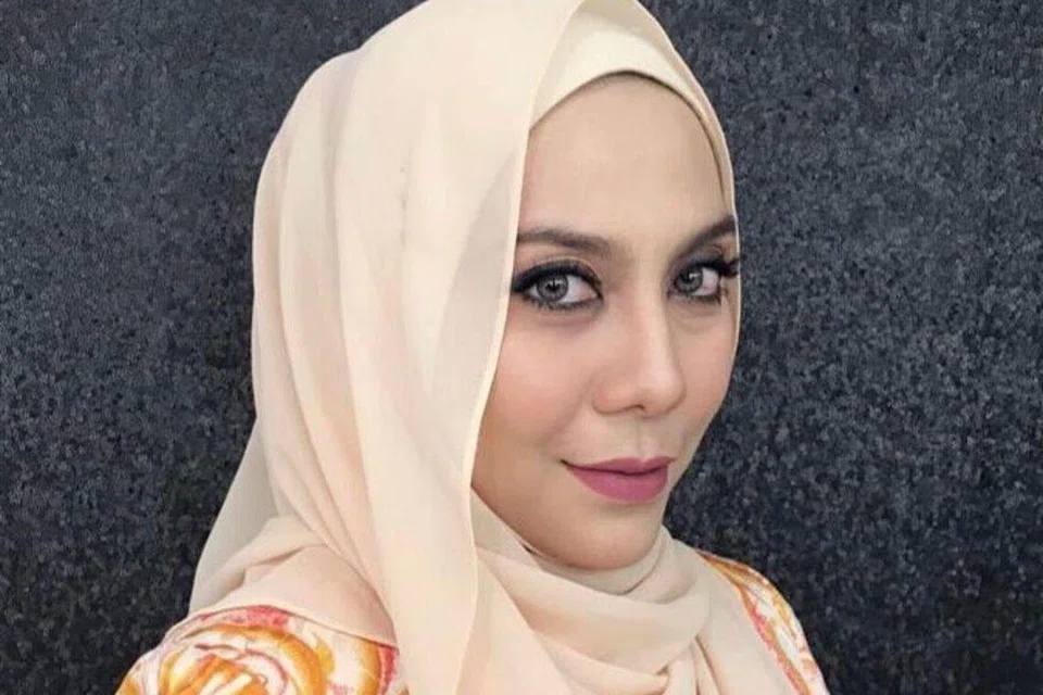 Zehra Zambri, selebriti malaysia