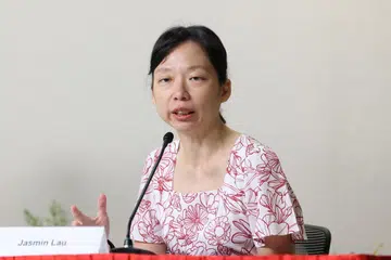 Cik Jasmin Lau akan menggalas peranan sebagai Pemangku Menteri Tenaga Manusia, dan Menteri Negara Kanan di Kementerian Penerangan dan Pembangunan Digital (MDDI)