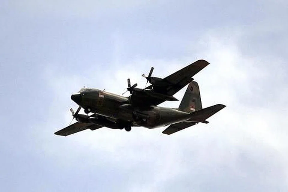 HULUR BANTUAN: Singapura telah menghantar satu pesawat C-130 bagi membantu kerja mengesan dan menyelamat di Lautan Jawa.