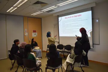 Peserta yang menyertai Program Pendekatan Penjagaan Kesihatan Muslim (MHOP) 2025 akan diberi pendedahan tentang pelbagai laluan kerjaya dalam bidang kesihatan, termasuk pengalaman praktikal melalui reruai aktiviti, sesi perkongsian bersama karyawan penjagaan kesihatan, dan peluang pengalaman bekerja bersama karyawan penjagaan kesihatan Muslim.