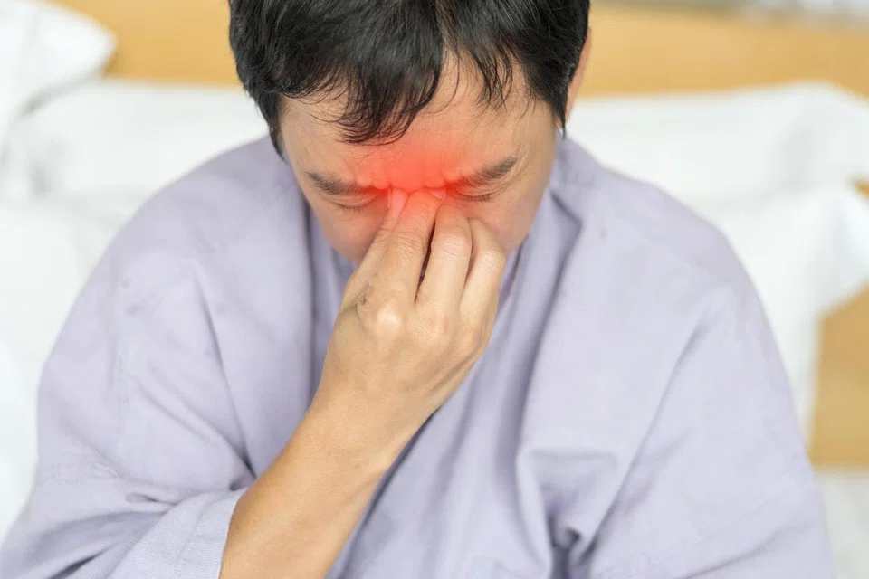 BARAH PANGKAL HIDUNG: Barah ini  bermula di pangkal hidung, terletak di bahagian belakang hidung dan di bahagian belakang atas tekak.  Ia boleh merebak ke bahagian yang berdekatan seperti ke kelenjar leher atau boleh merebak ke bahagian yang jauh seperti tulang, paru-paru dan hati.