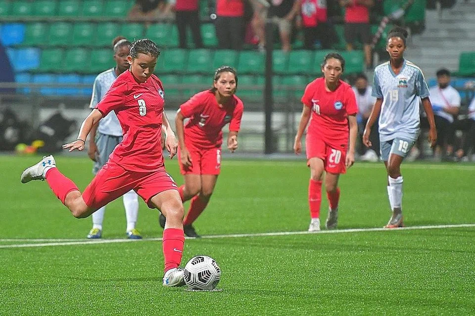 KEMBALI BERAKSI: Pasukan wanita Singa, yang bakal membuat penampilan pertama mereka sejak 2003 di Sukan SEA, turut hadapi saingan sengit diundi dalam Kumpulan B. - Foto BH oleh DESMOND WEE