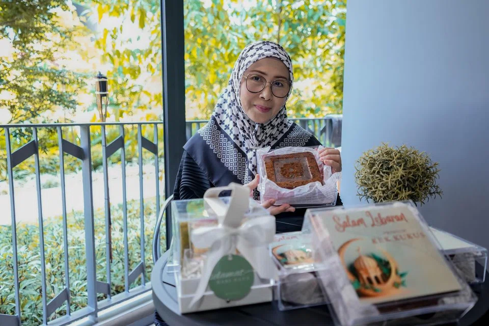 Cik Lynn Siregar, yang menerima banyak tempahan kek kukus, menyediakan pembungkusan yang cantik agar kek dapat dihidangkan secara langsung di atas meja dengan kemas dan menarik.