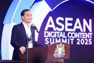 Menteri Besar Johor, Datuk Onn Hafiz Ghazi.