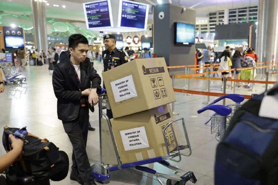 Petugas Kementerian Luar berlepas ke Bangladesh pada 23 Julai untuk membawa pulang rakyat Malaysia yang terkesan dengan rusuhan di negara itu.
