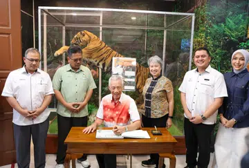 SM Lee, lawatan ke M’sia, Pahang, Sultan Abdullah Ahmad Shah, Terengganu, PMO