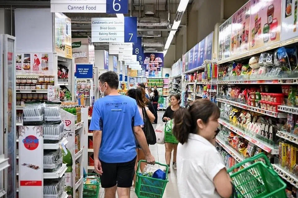 Inflasi teras dan keseluruhan turun dari bulan sebelumnya dan berada jauh di bawah ramalan penganalisis.