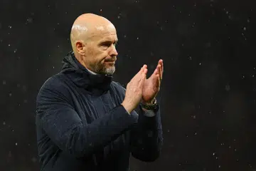 OPTIMISTIK: Walaupun keputusan dan prestasi Manchester United musim ini tidak memuaskan, pengurus United, Erik ten Hag, masih yakin mereka boleh bangkit semula. Beliau percaya dengan bakat dan kerjasama pasukannya untuk mendapatkan keputusan yang baik semula.