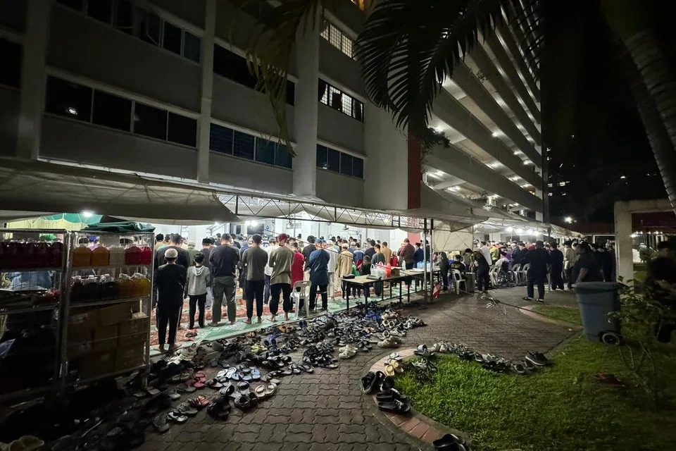 Suasana malam pertama solat tarawih di Block 450, Tampines Street 42, pada 11 Mac.