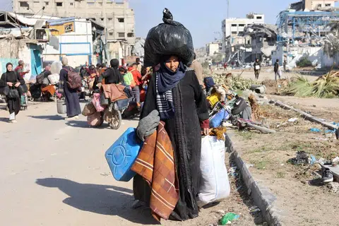 Para penduduk Palestin di Gaza, khususnya di Beit Lahia, terus hidup berpindah-randah akibat serangan tentera Israel yang masih berterusan di utara Gaza.