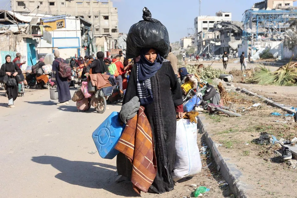 Para penduduk Palestin di Gaza, khususnya di Beit Lahia, terus hidup berpindah-randah akibat serangan tentera Israel yang masih berterusan di utara Gaza.