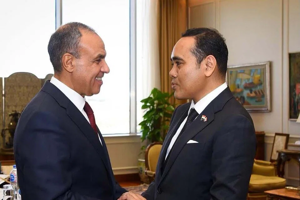 Menteri Negara (Ehwal Luar merangkap Ehwal Dalam Negeri), Encik Zhulkarnain Abdul Rahim (kanan) bertemu Menteri Luar Mesir, Encik Badr Abdelatty pada 14 September dalam lawatan kerja dua harinya ke negara Timur Tengah itu.