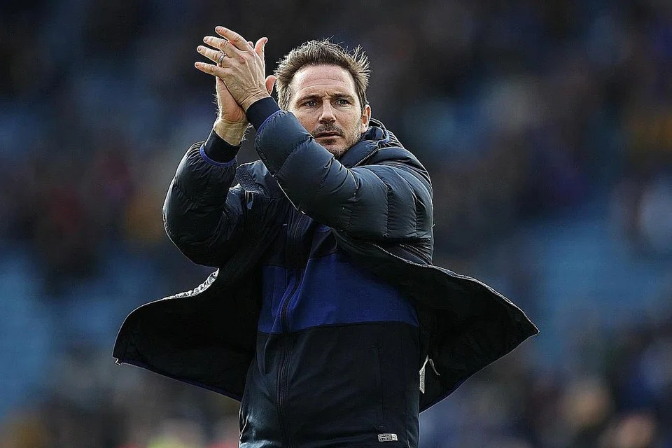 PERCAYA PADA PEMAIN MUDA: Lampard, yang sepanjang musim ini telah menurunkan barisan pemain muda, berkata strategi itu akan dikekalkan sehingga akhir musim. - Foto REUTERS 