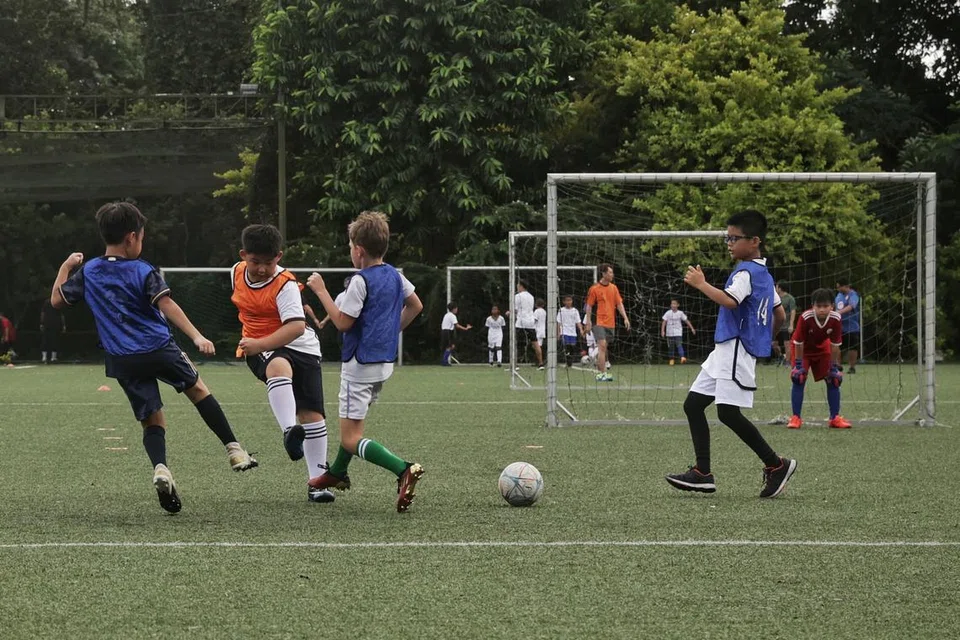 MEMBERANGSANGKAN: Bola sepak Singapura kini menyaksikan lebih kepelbagaian dalam kalangan pemainnya, terutama dalam peringkat kanak-kanak dan belia.