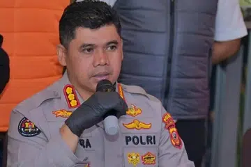 Jurucakap polis Jawa Barat, Pesuruhjaya Kanan Hendra Rochmawan, berkata bahawa 14 bayi yang didakwa diperdagangkan dari Indonesia ke Singapura masih berada di Singapura.