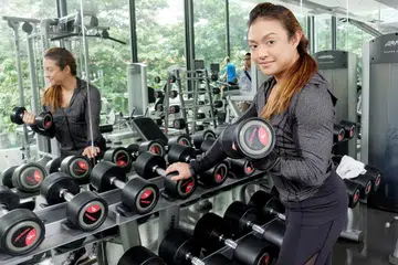 PENUHI KEPERLUAN DIRI DAN KELUARGA: Cik Filza Dorah Sim mengalu-alukan penekanan yang diberikan pemerintah bagi menambah sokongan kepada pekerja bebas, seperti yang dibentangkan oleh Kementerian Tenaga Manusia (MOM) di Parlimen, semalam. - Foto JOHARI RAHMAT