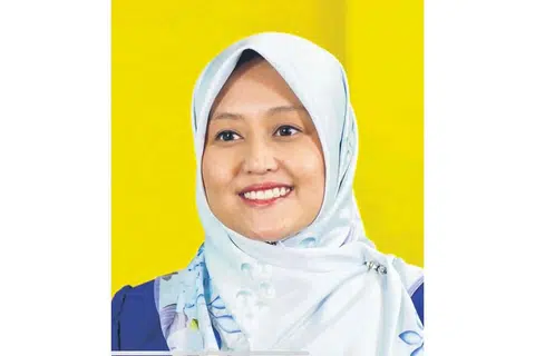 Setiausaha Parlimen (Kesihatan merangkap Perhubungan dan Penerangan), Cik Rahayu Mahzam.