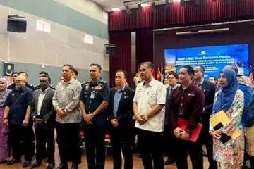 Timbalan Ketua Pengarah (Operasi) Jabatan Meteorologi Malaysia (MetMalaysia), Encik Ambun Dindang (lima dari kanan) ketika ‘Sesi Libat Urus Bersama Media: Kesiapsiagaan Kerajaan Menghadapi Monsun Barat Daya 2026’, di Puchong, Selangor, pada 7 Julai.