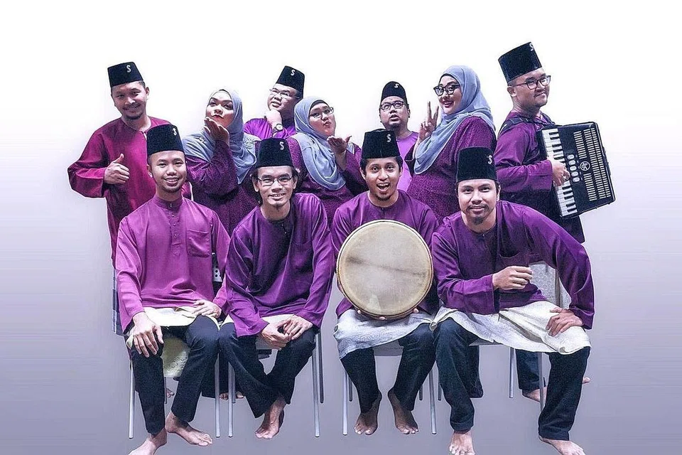 TERUS BERTAHAN: Kumpulan Sinar Fusika gigih memperjuangkan irama tradisional Melayu. - Foto SINAR FUSIKA
