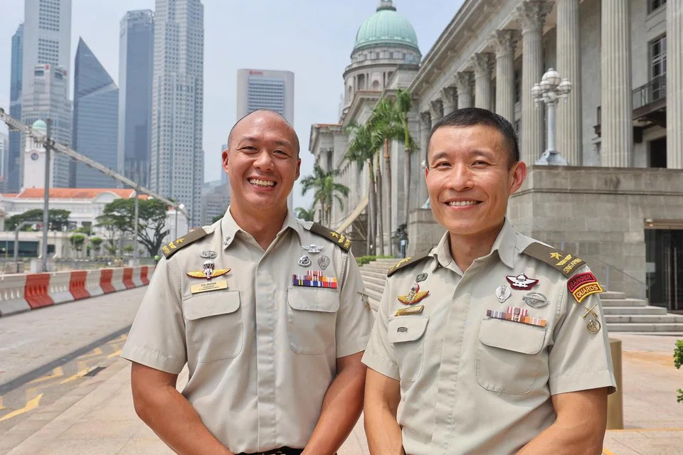 PENGEMUDI ACARA: Pengerusi 2025, Brigadier Jeneral (BG) Cai DeXian (kiri) bersama Pengerusi 2024, Brigadier Jeneral (BG) Wilson Low.