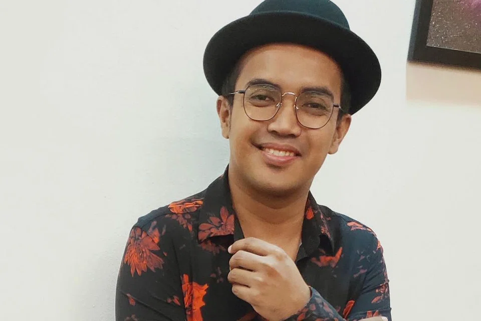 AMBIL IKTIBAR: Pengalaman lalu terjebak dalam penyalahgunaan dadah membuatkan Ezad Lazim serik dan bersyukur keluarga khususnya isteri banyak membantunya pulih. - Foto BH oleh SITI NURASHIKA MOHD ALI