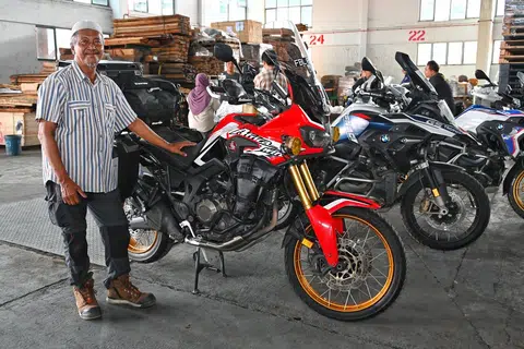 Encik Amir Hamzah Mahmudin, 71 tahun, merupakan anggota tertua dalam rombongan yang bakal menunggang motosikal dari Pakistan ke Arab Saudi.
