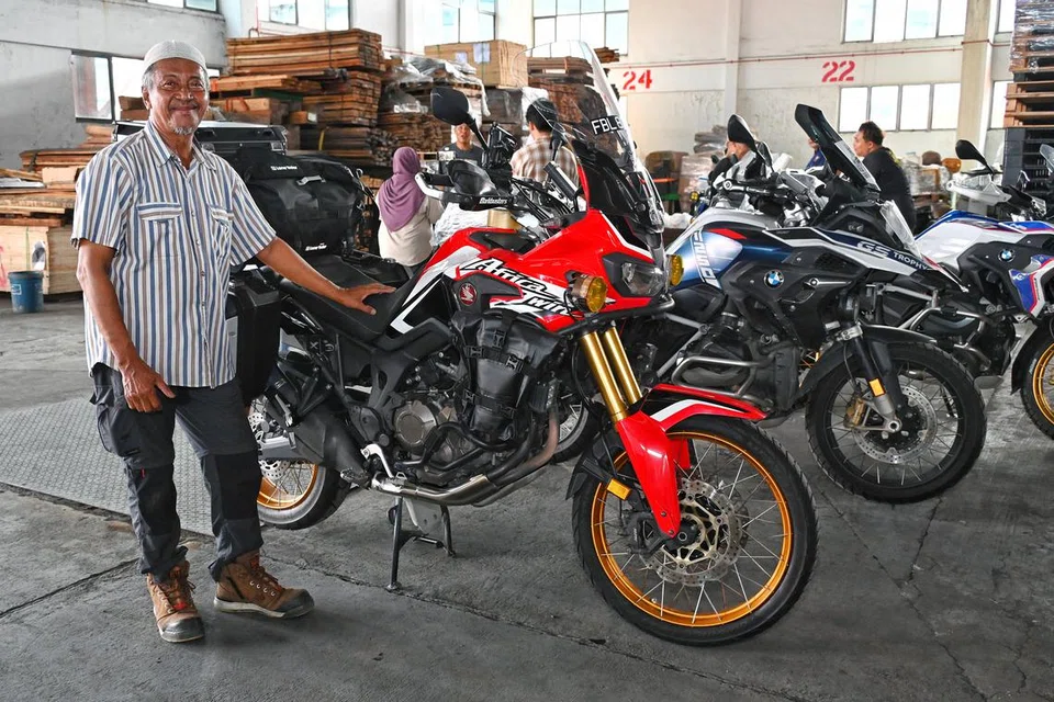 Encik Amir Hamzah Mahmudin, 71 tahun, merupakan anggota tertua dalam rombongan yang bakal menunggang motosikal dari Pakistan ke Arab Saudi.