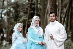 WAKIL SINGAPURA: Taufik Batisah (kanan) teruja mewakili Singapura dalam projek kerjasama lagu Lebaran, Ikhlas, yang turut menampilkan (dari kiri) Nissa Sabyan dari Indonesia dan Datuk Seri Siti Nurhaliza dari Malaysia. - Foto UNIVERSAL MUSIC